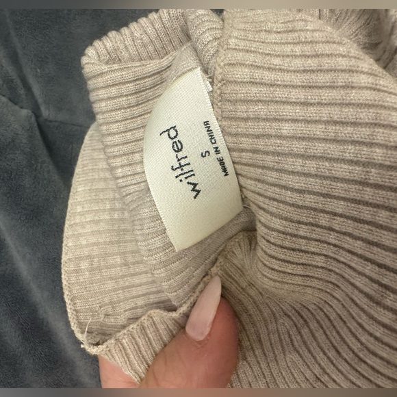 ❌SOLD❌ Wilfred Knit Midi Dress with Slit - Picture 4 of 4